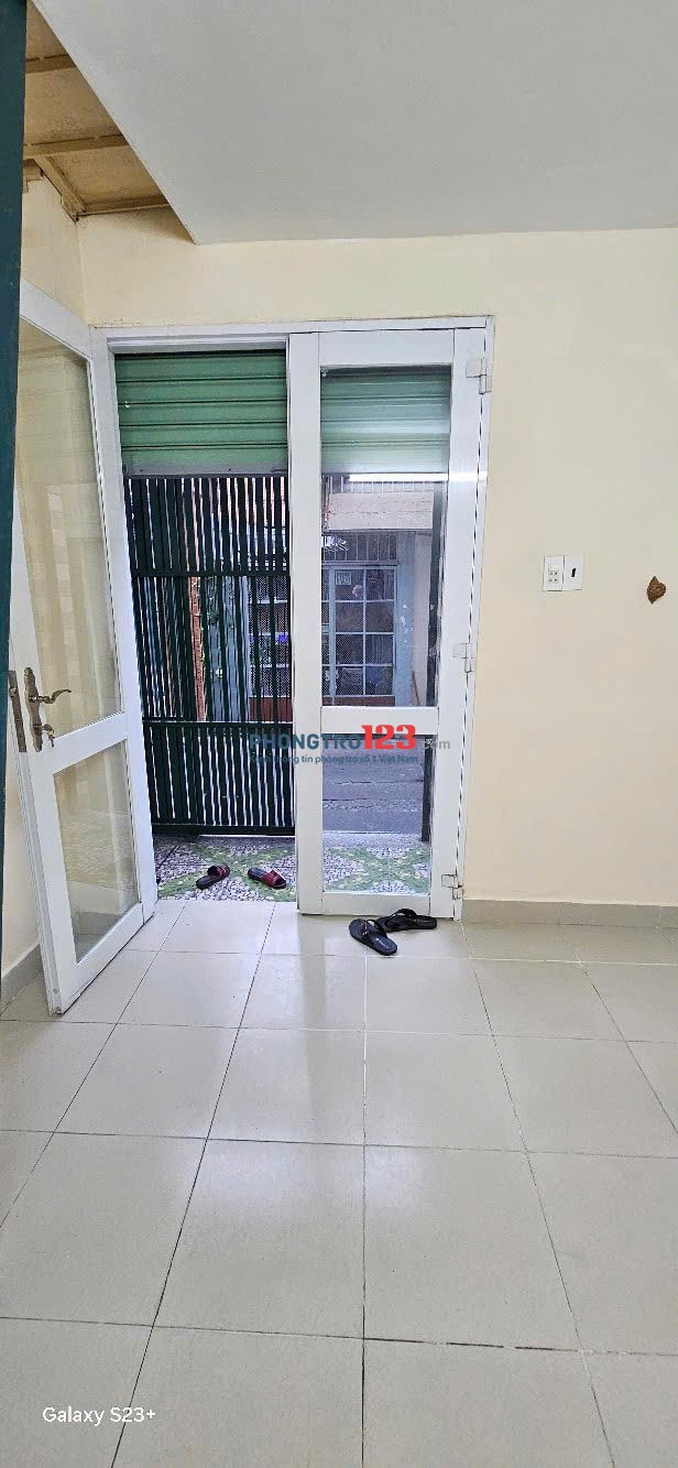Phòng trọ quận 3 (Pasteur; Võ Thị Sáu) - 35m2 giá rẻ, có gác xếp