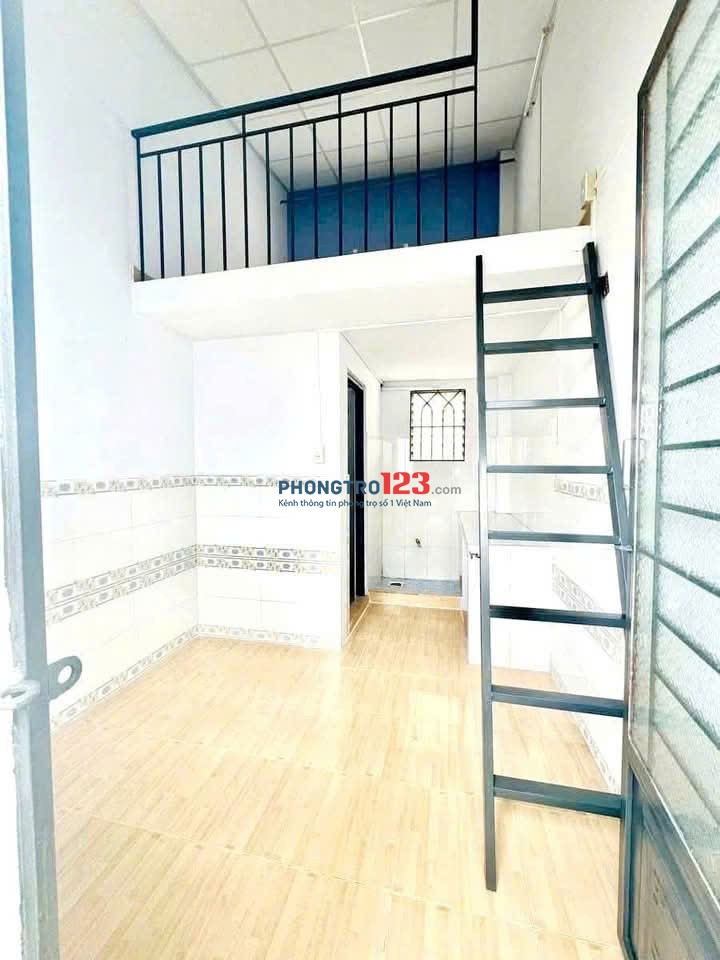 Phòng trọ giá rẻ có gác ngay đường Phạm Văn Đồng p13 Bình Thạnh gần gigamall