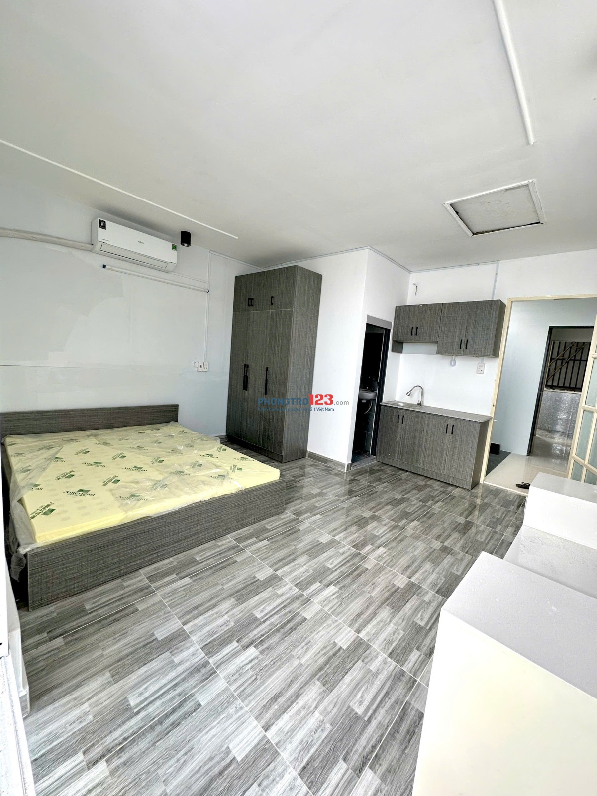 TRỐNG LẠI 1P GẦN CV LÀNG HOA NGAY 44 PHẠM VĂN CHIÊU FULL NỘI THẤT GIÁ CHỈ 4TR