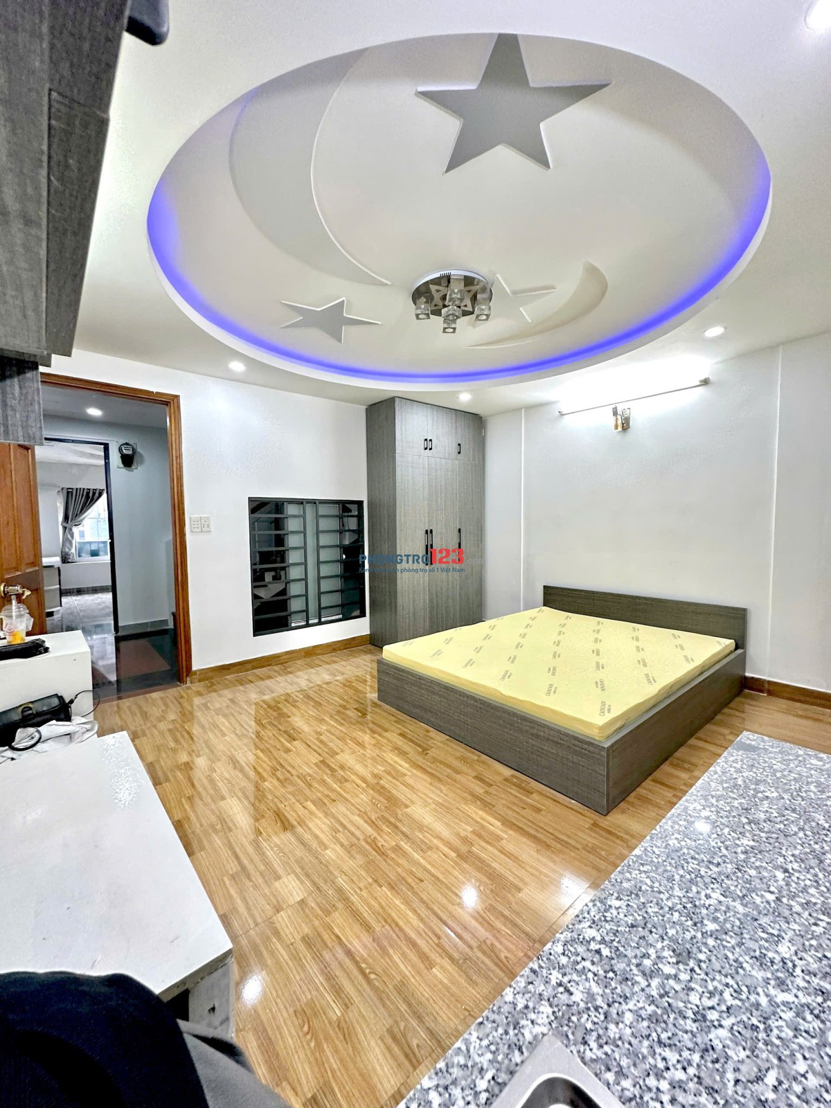 TRỐNG LẠI 1P GẦN CV LÀNG HOA NGAY 44 PHẠM VĂN CHIÊU FULL NỘI THẤT GIÁ CHỈ 4TR