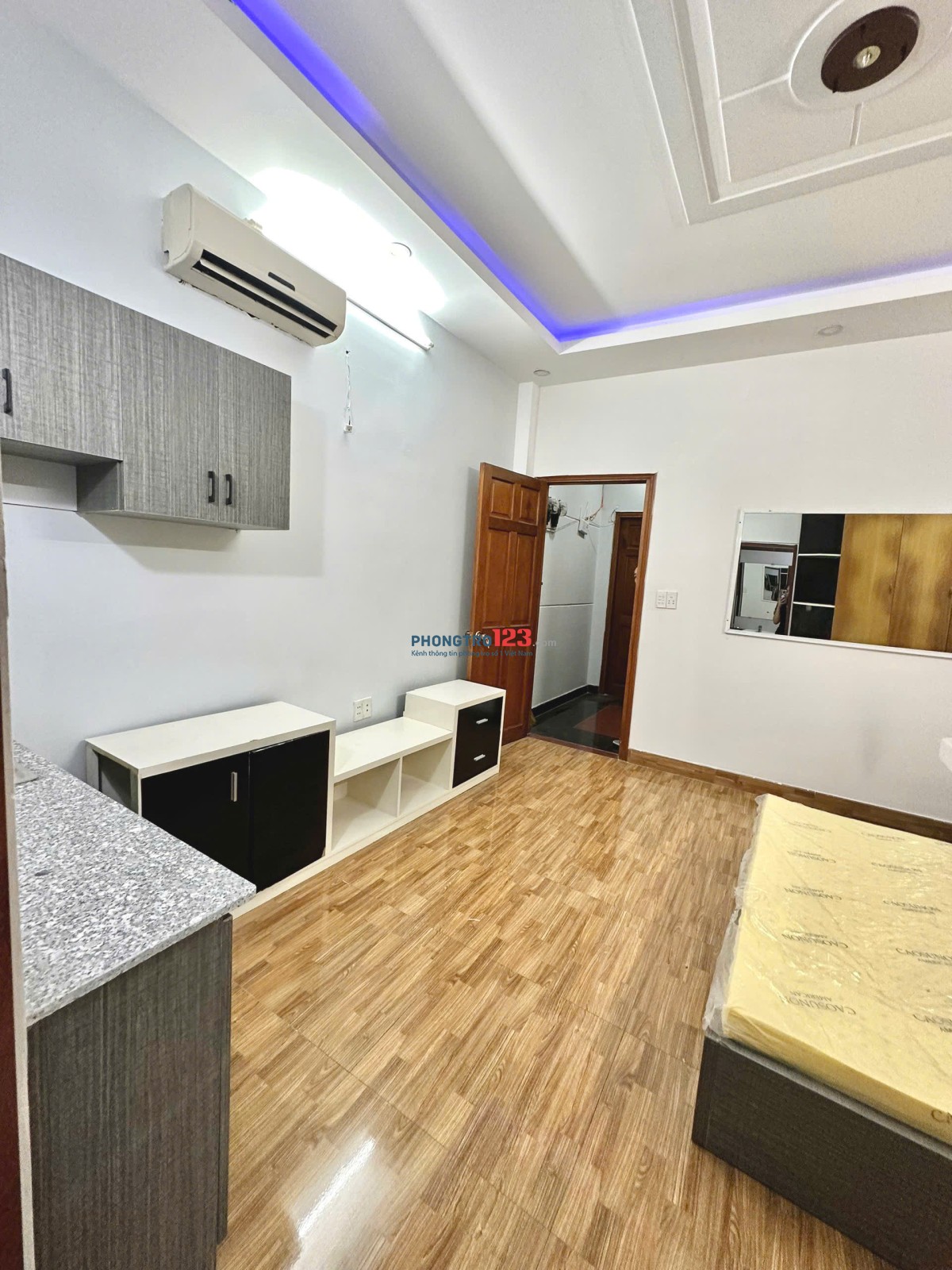 TRỐNG LẠI 1P GẦN CV LÀNG HOA NGAY 44 PHẠM VĂN CHIÊU FULL NỘI THẤT GIÁ CHỈ 4TR