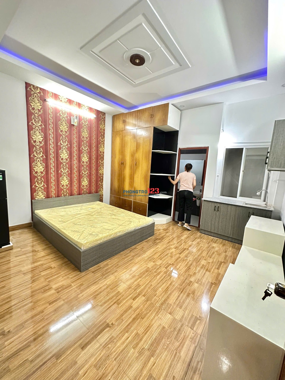 TRỐNG LẠI 1P GẦN CV LÀNG HOA NGAY 44 PHẠM VĂN CHIÊU FULL NỘI THẤT GIÁ CHỈ 4TR