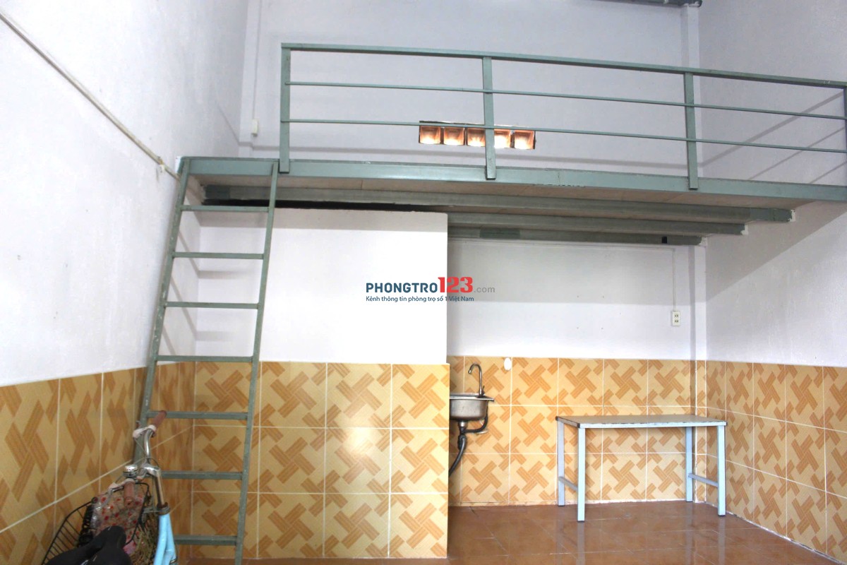 Cho thuê phòng trọ thoáng mát, sạch sẽ, cách Chợ LK 500m, cách khu CN Suối Tre 2,5 km, DT 20m2,