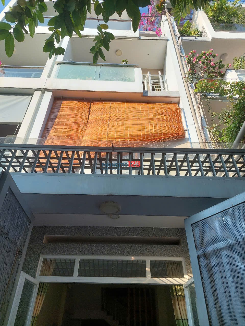 PHÒNG TRỌ CAO CẤP GẦN ĐẠI HỌC VĂN LANG – CHỈ CẦN XÁCH VALI VÀO Ở!