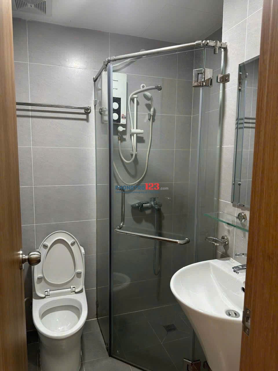 Căn hộ chung cư Sky Center, Phổ Quang, TB - cho thuê căn 2pn, DT 79m2, giá 17tr/th
