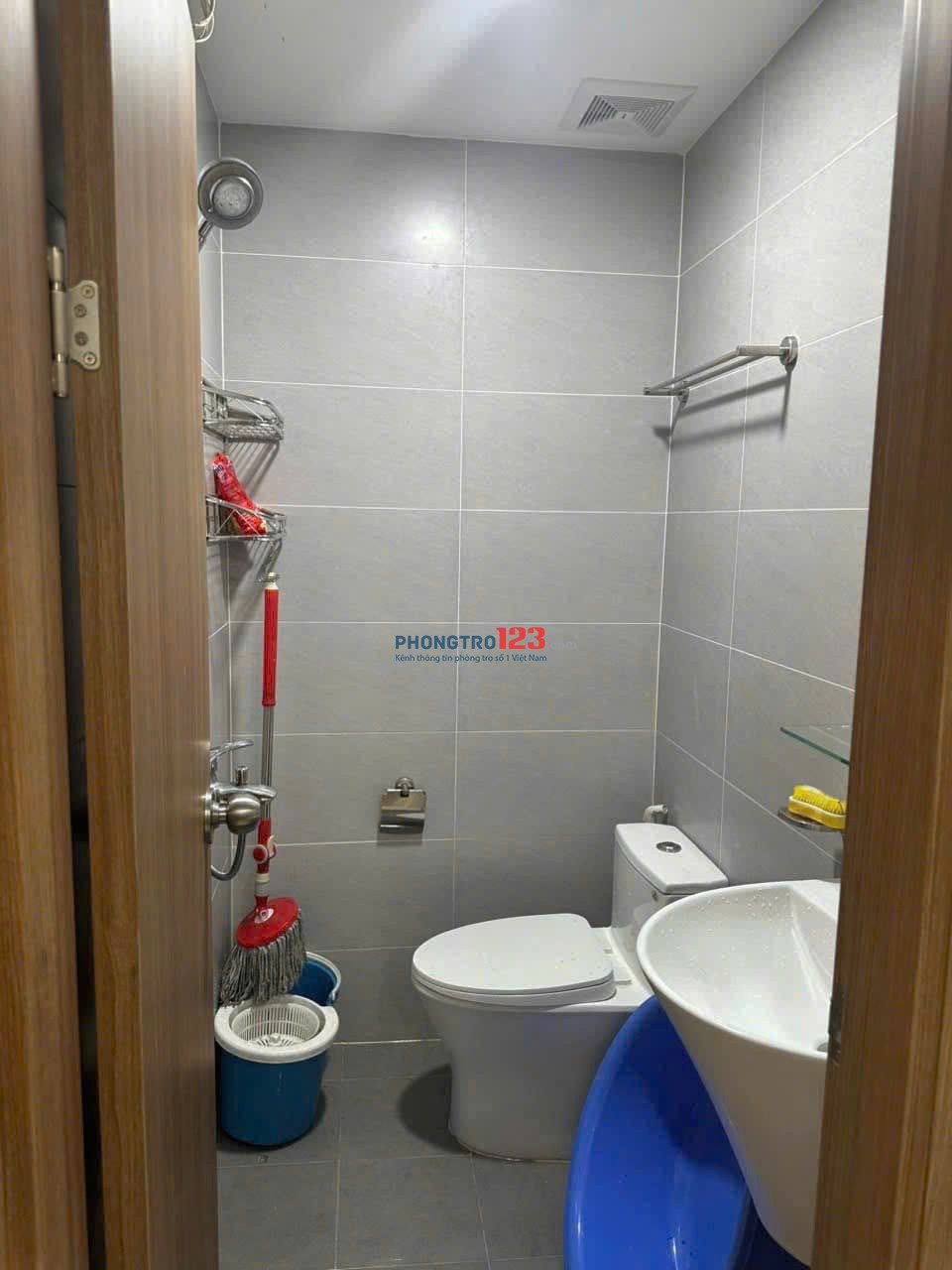 Căn hộ chung cư Sky Center, Phổ Quang, TB - cho thuê căn 2pn, DT 79m2, giá 17tr/th