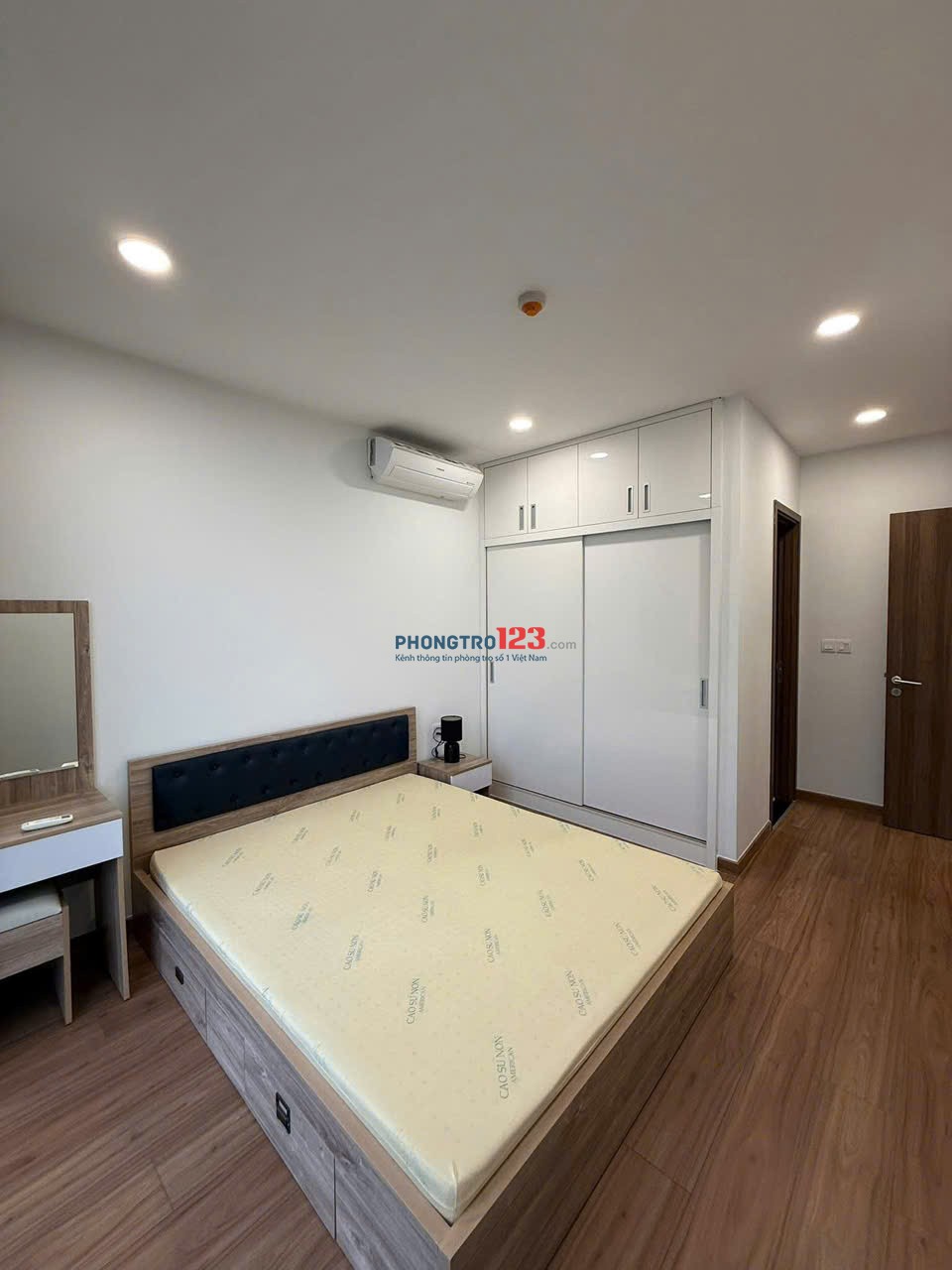 Chung cư Sunny, Phạm Văn Đồng, GV: 14tr/th, 2p ngủ, ban công, 77m2