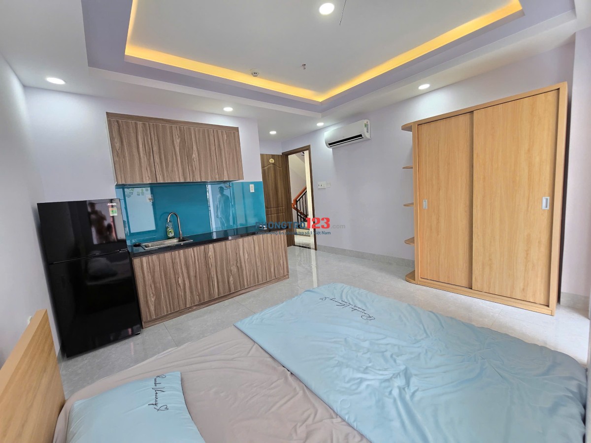 Giảm giá căn hộ dịch vụ full đồ ban công kế Cityland
