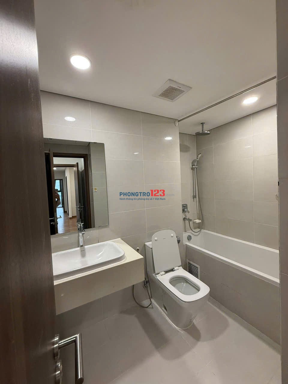 Chung cư Sunny, Phạm Văn Đồng, GV: 14tr/th, 2p ngủ, ban công, 77m2
