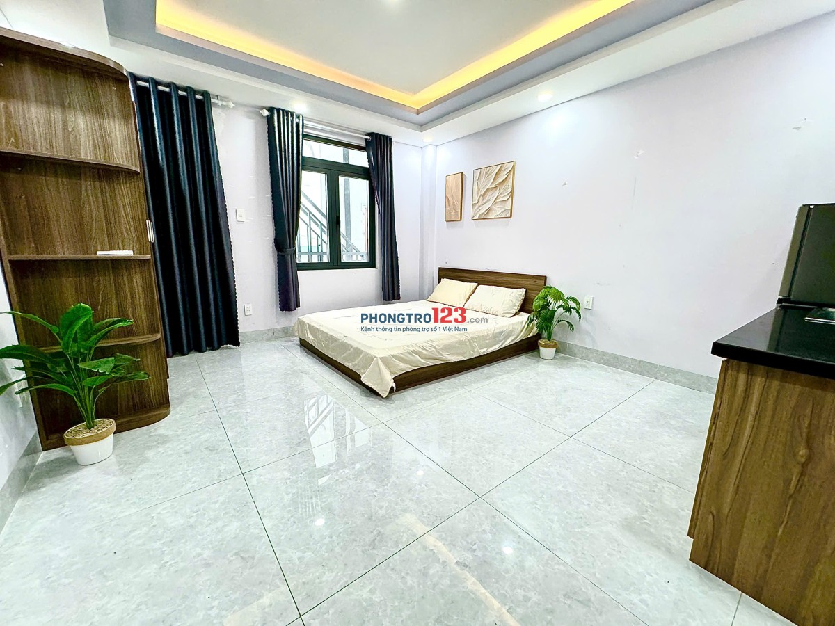 Giảm giá căn hộ dịch vụ full đồ ban công kế Cityland