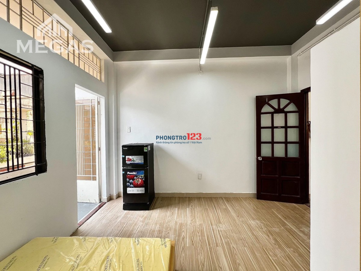 Phòng ban công #mới xây 100% siêu thoáng mát ngay trung tâm #Quận_1