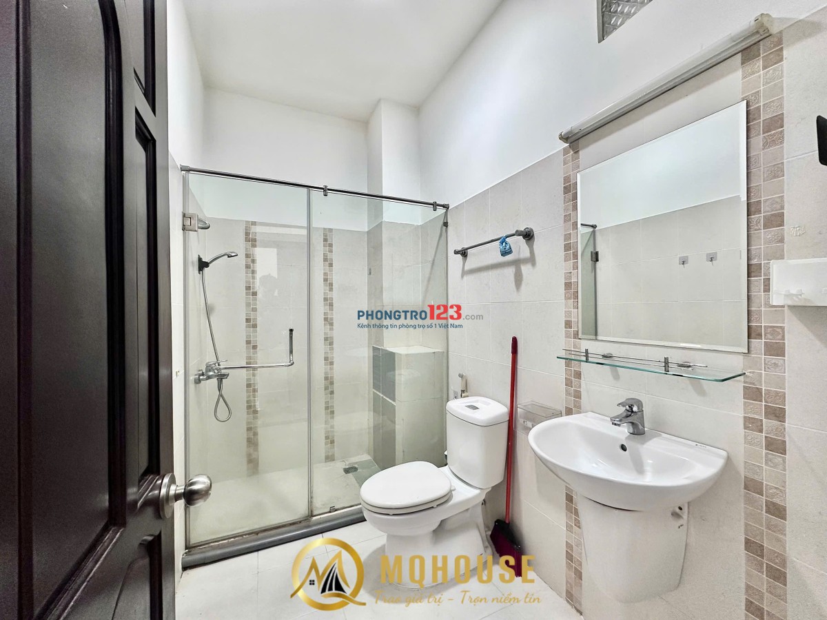 Phòng cho thuê có ban công tại Nguyễn Thị Minh Khai, quận 1