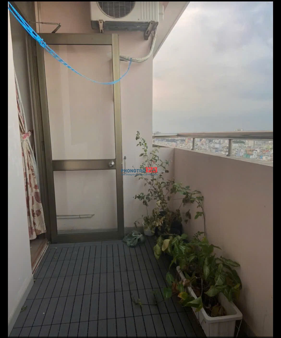 Chung cư Screc , P12, Q3, nội thất, 2p, 85m2, giá 13tr/tháng