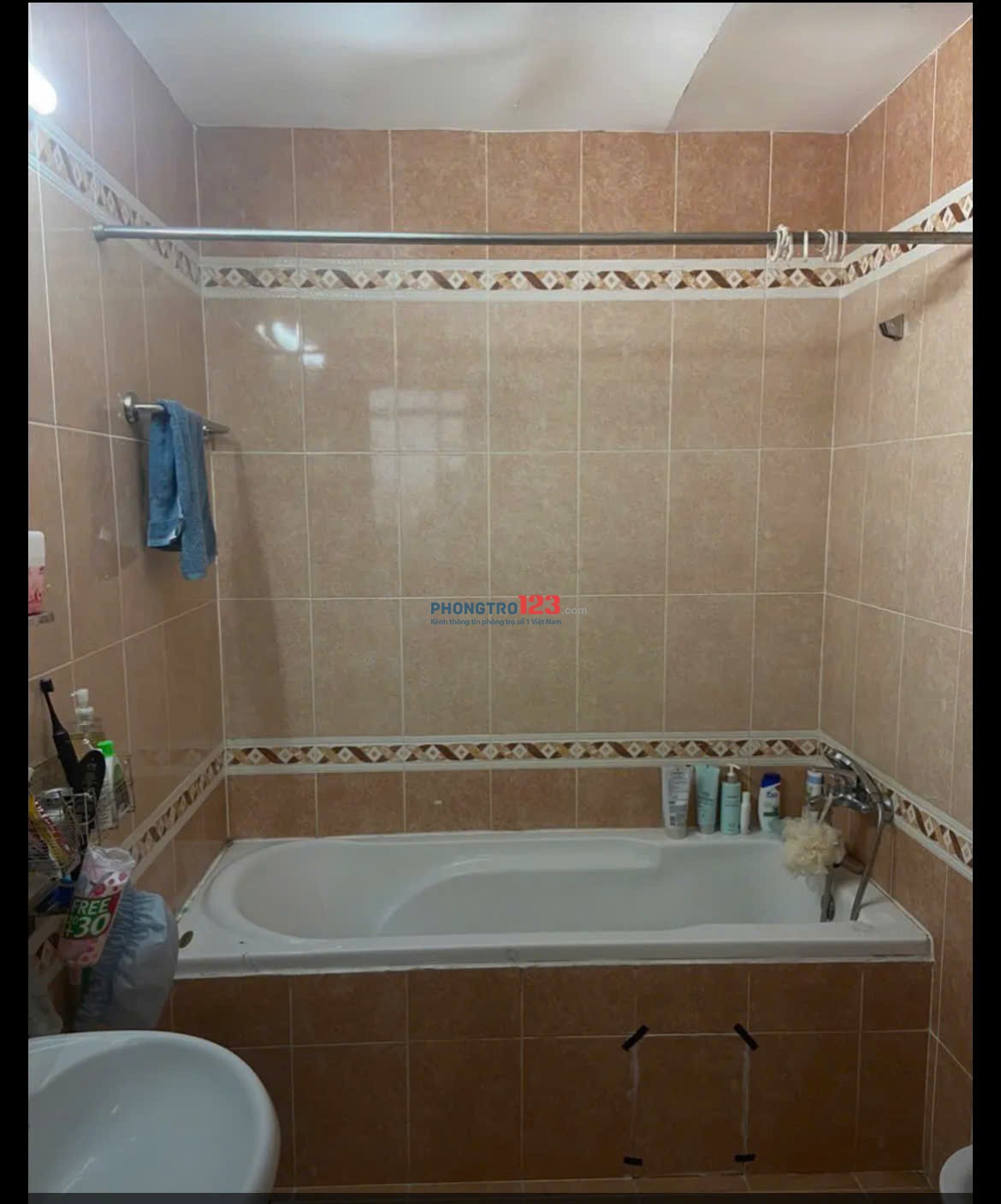Chung cư Screc , P12, Q3, nội thất, 2p, 85m2, giá 13tr/tháng