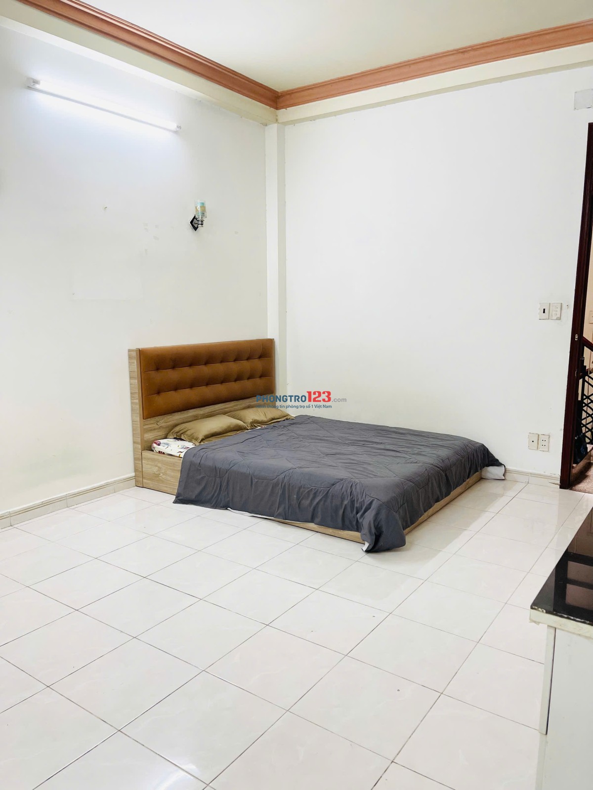 Chính chủ cho thuê CHDV 30M2 đường Sầm Sơn P.4 Tân Bình có cửa sổ chỉ 4,3 Triệu/Tháng