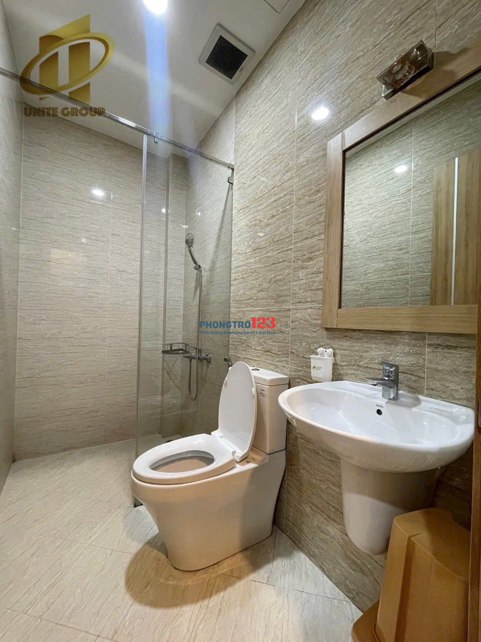 Cho thuê phòng 35m2 mới 100% Cửa sổ, tách bếp Bình Thạnh gần quận 1, Hàng Xanh, cầu Thị Nghè, quận 2