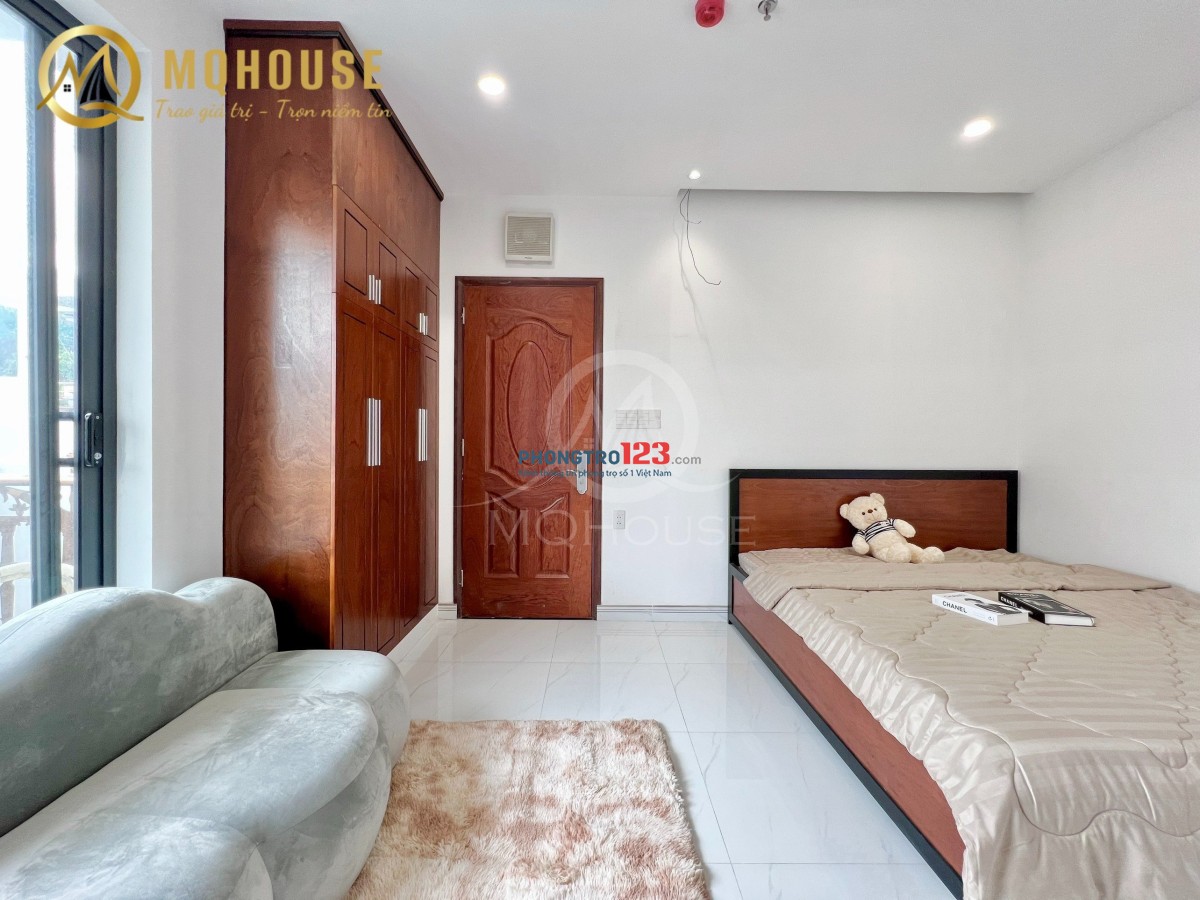 Cho thuê CHDV ban công - thang máy - bảo vệ 24/24 gần sân bay - CV Hoàng Văn Thụ
