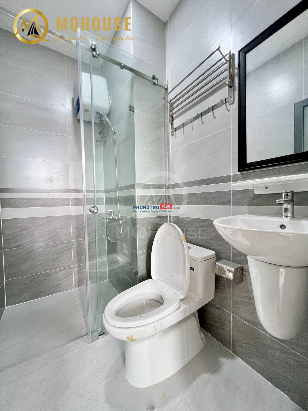 Cho thuê CHDV ban công - thang máy - bảo vệ 24/24 gần sân bay - CV Hoàng Văn Thụ