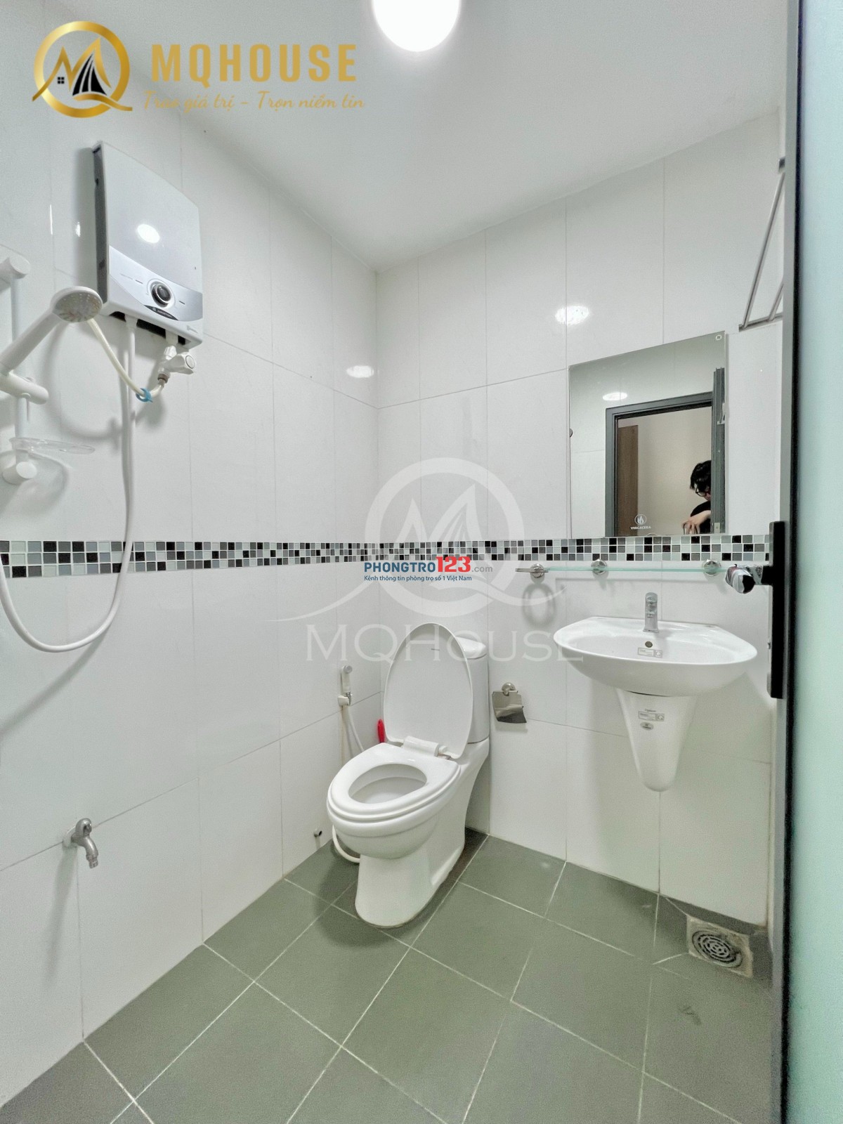 Cho thuê Studio ban công thoáng - yên tĩnh - dịch vụ tốt trục Lê Văn Sỹ giáp PN