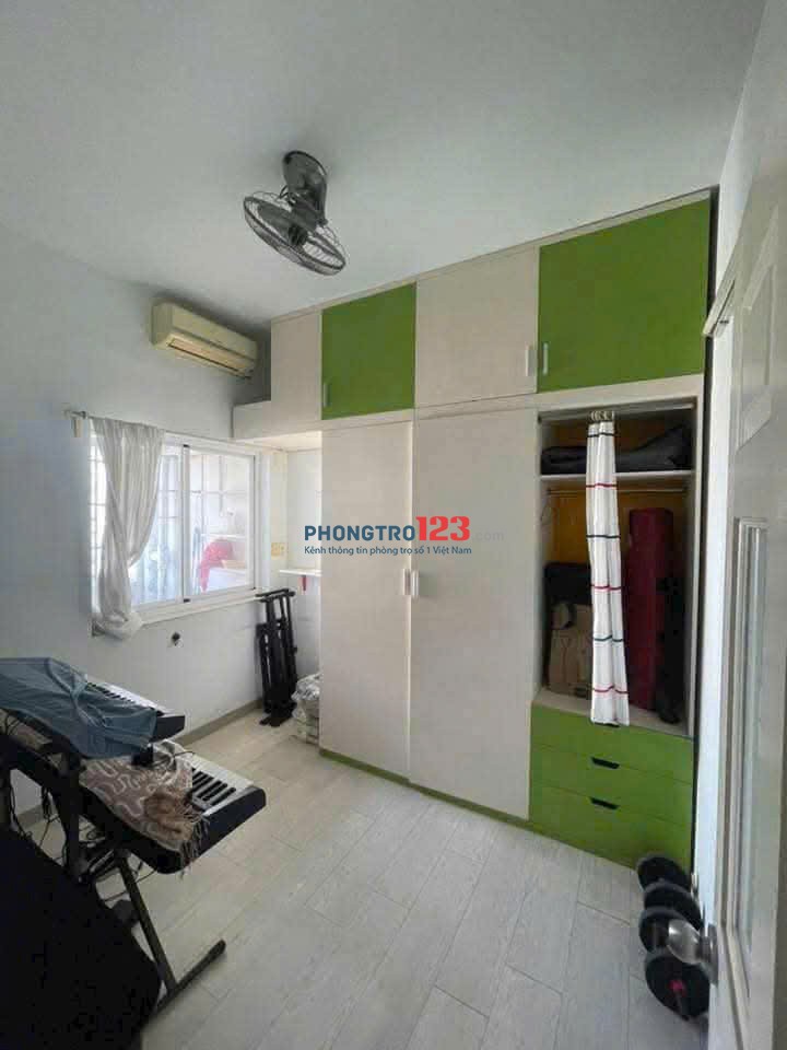 Chung cư 10A Trần Nhật Duật,Tân Định,Quận 1: 2p ngủ,nội thất giá 12.5tr/th