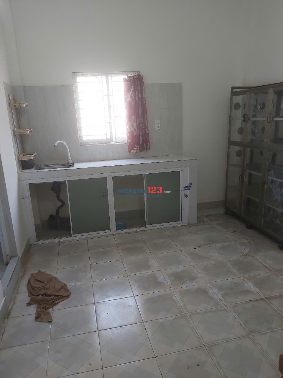 Phòng trọ 16m2 tại đường Nguyễn Minh Hoàng, Quận Tân Bình