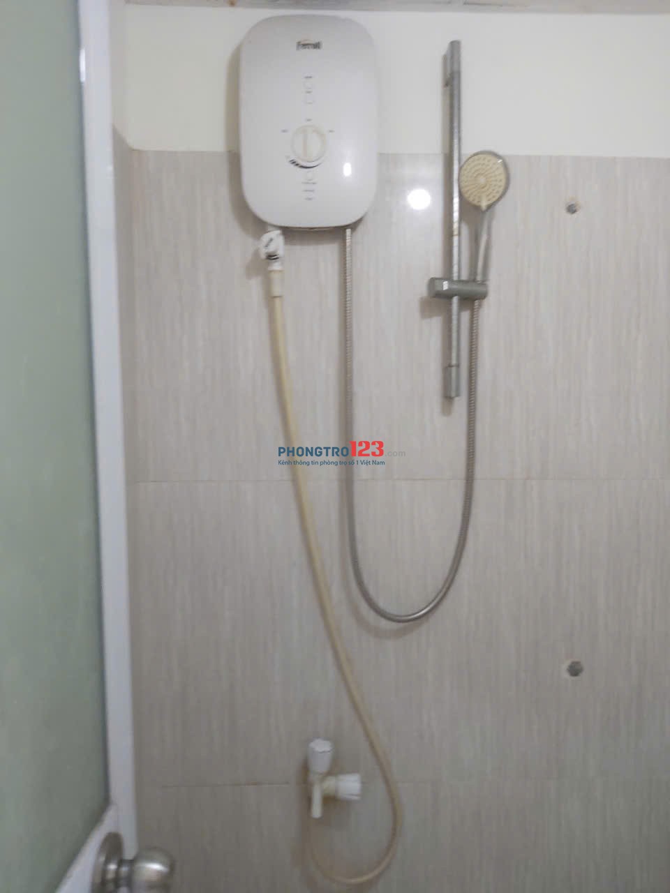 Phòng trọ 16m2 tại đường Nguyễn Minh Hoàng, Quận Tân Bình