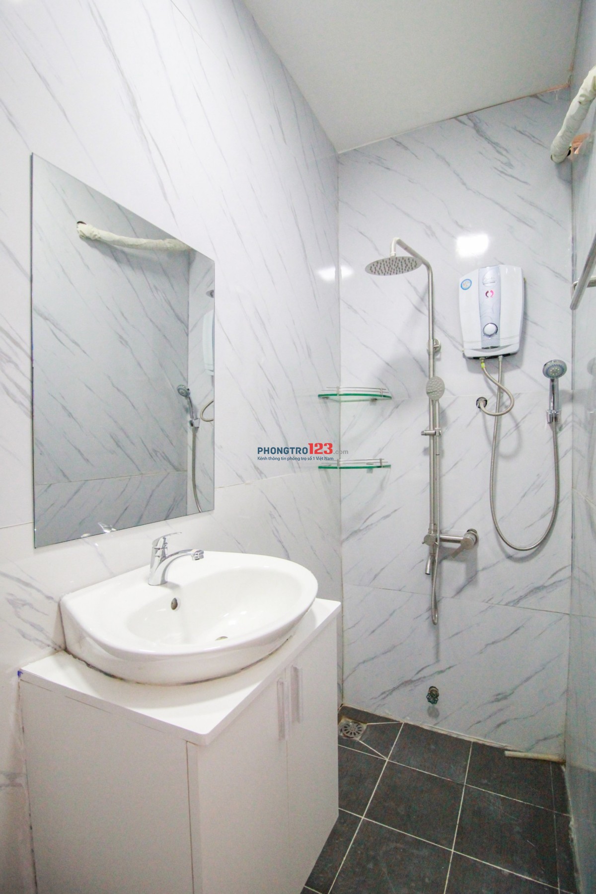 PHÒNG ĐẦY ĐỦ TIỆN NGHI NGAY THẢO ĐIỀN (CHÂN CẦU SÀI GÒN), LH: CHỦ NHÀ (Mr.Nam: 0938 983 193)