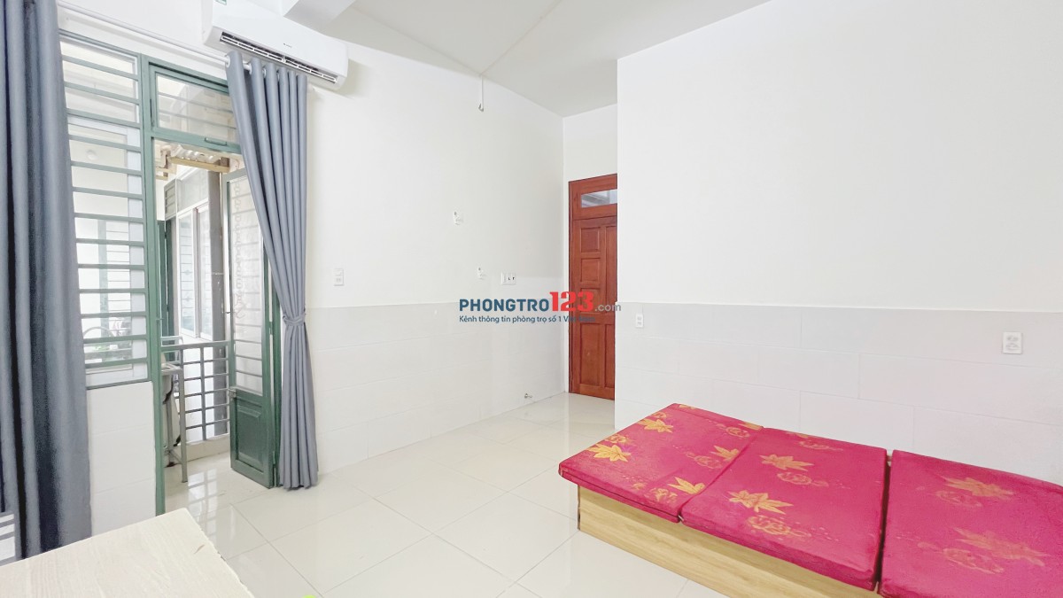 Phòng đối diện Etown dưới cầu Hoàng Hoa Thám Tân Bình