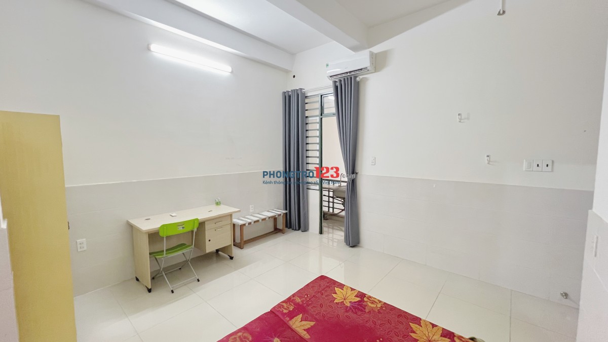 Phòng đối diện Etown dưới cầu Hoàng Hoa Thám Tân Bình