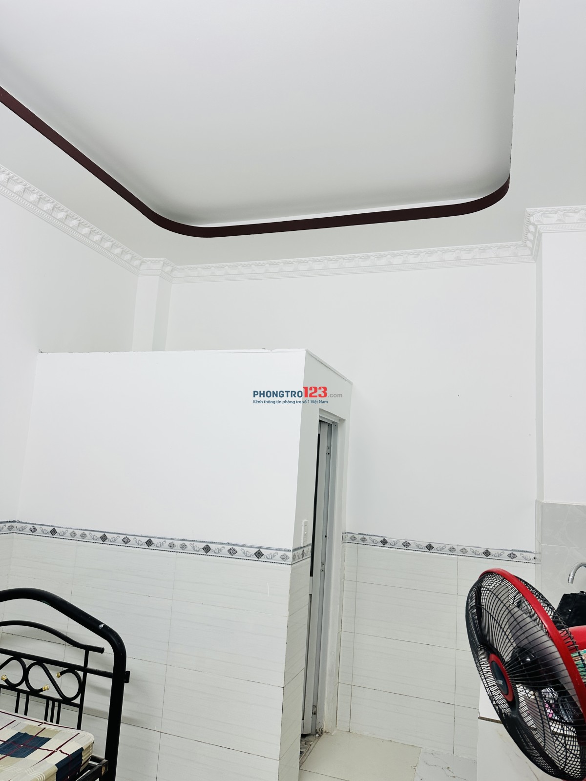 Cho thuê nhà trọ đẹp Q.9. Giá 2,3tr : DTSD : 18m2.