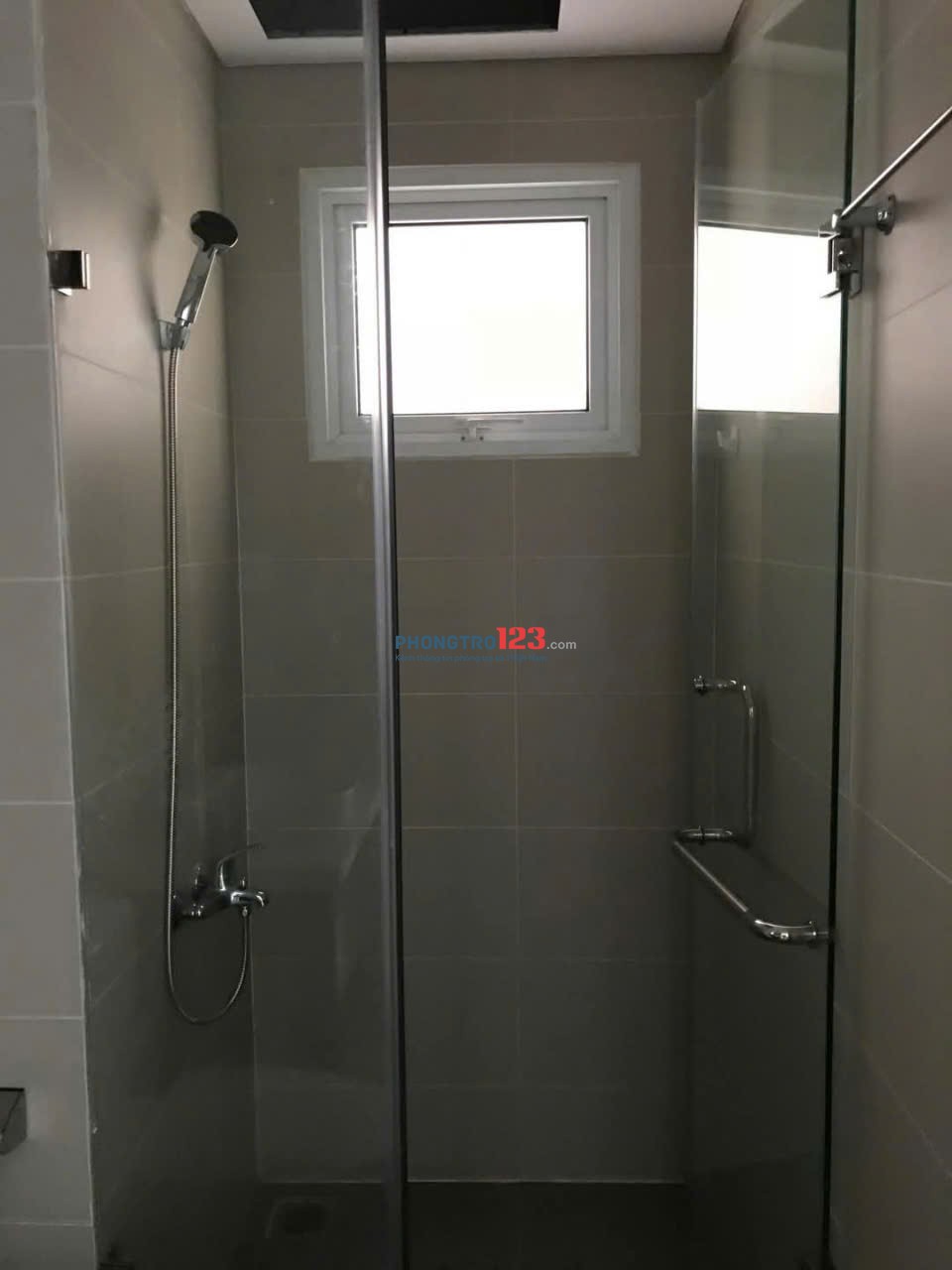 Chung cư Screc , Trường Sa,Q3:Giá 13.5tr/th căn 85m2 2p ngủ, 2wc