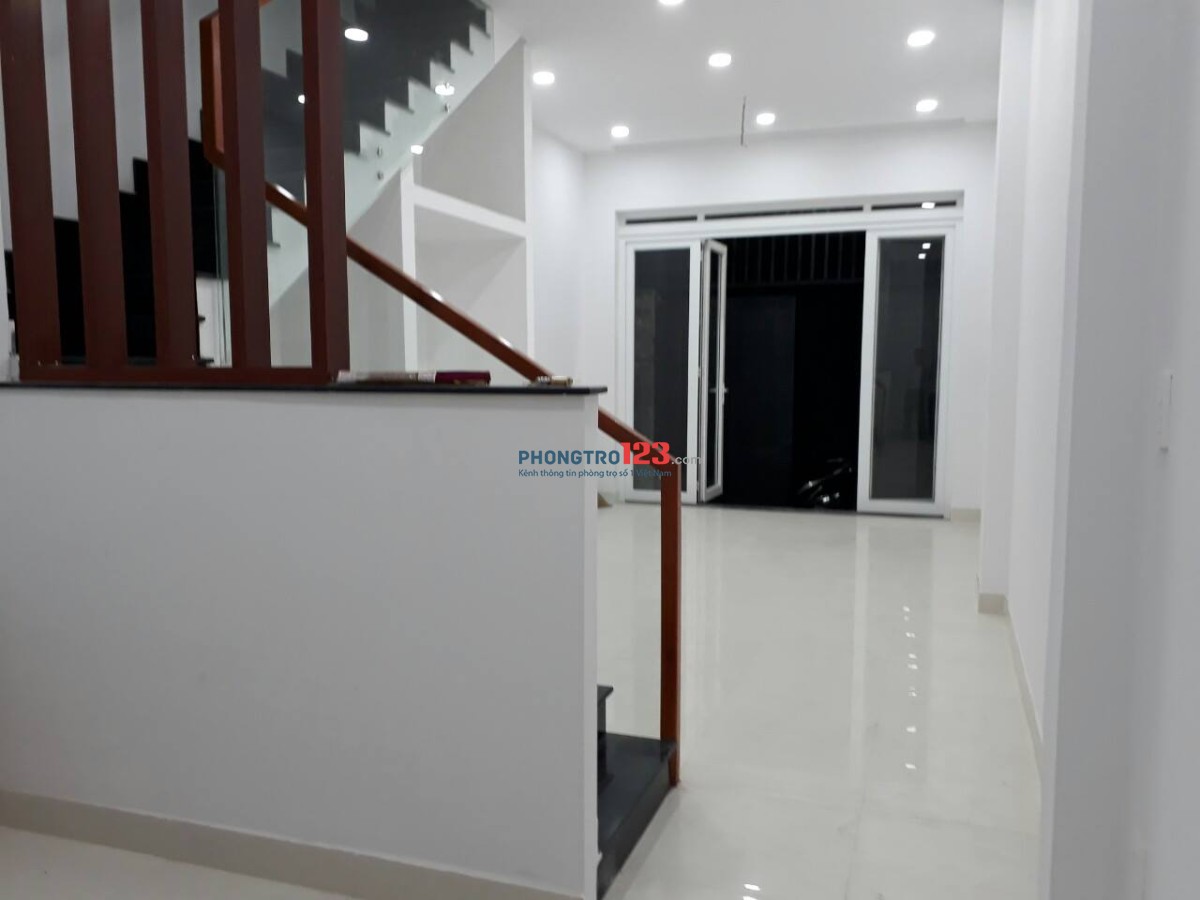 Cho thuê nhà nguyên căn 52m2, 2 tầng, 2PN, Bình Tân