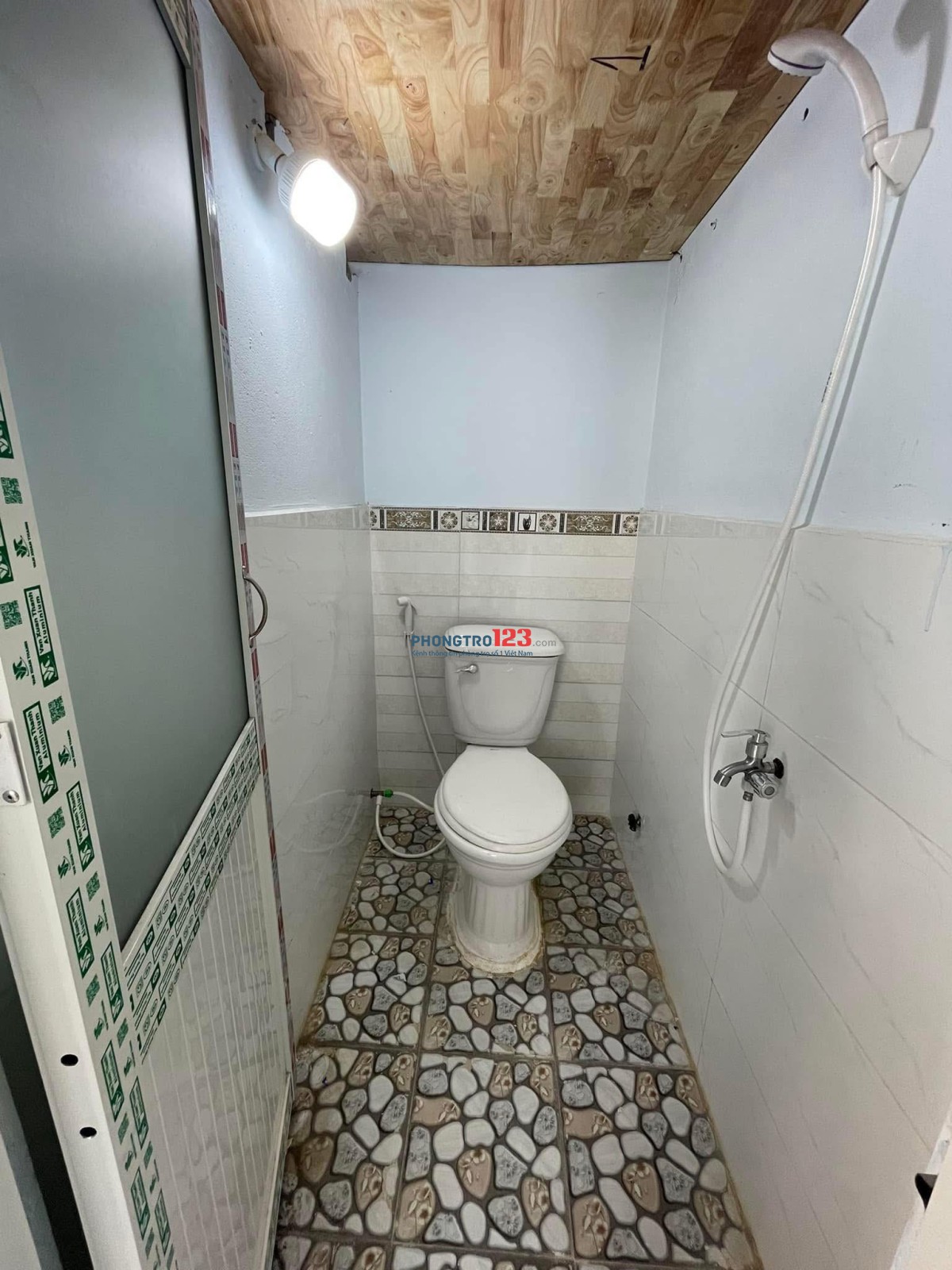 PHÒNG TRỌ SỬ DỤNG NGUYÊN LẦU RỘNG TỚI 25M2 GIÁ CHỈ 3TR NGAY CHỢ KHUÔNG VIỆT