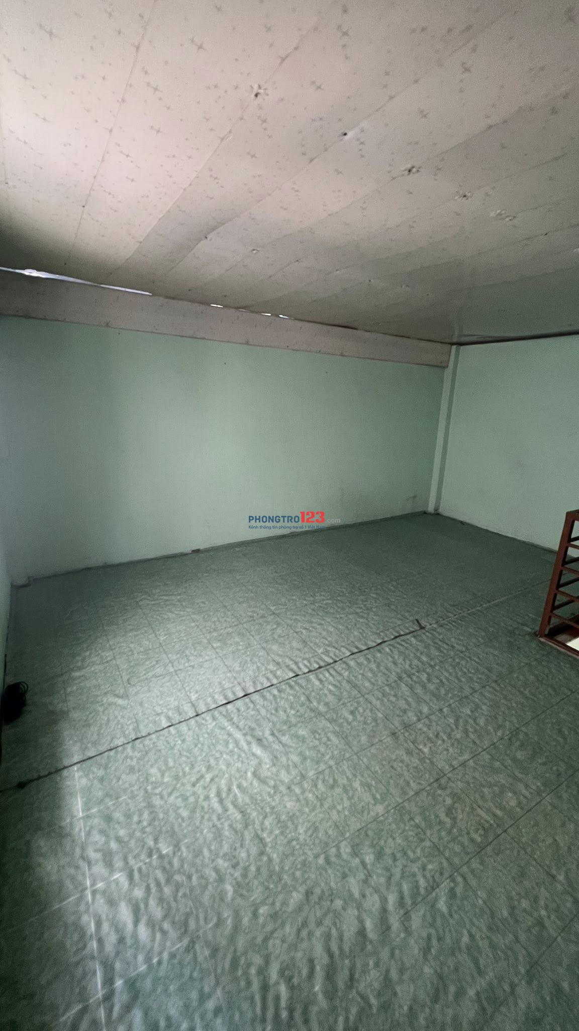 Cho thuê phòng 20m2 nguyên căn, phòng trống có 1 máy giặt, hẻm 566 Nguyễn Thái Sơn, p5, Gò Vấp