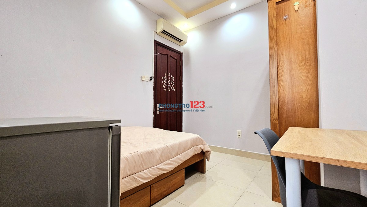 Giảm 50% tháng đầu tiên ! Sẵn 2 phòng full nội thất cam kết y như hình, ngay Hàng Xanh, kế Q1 !