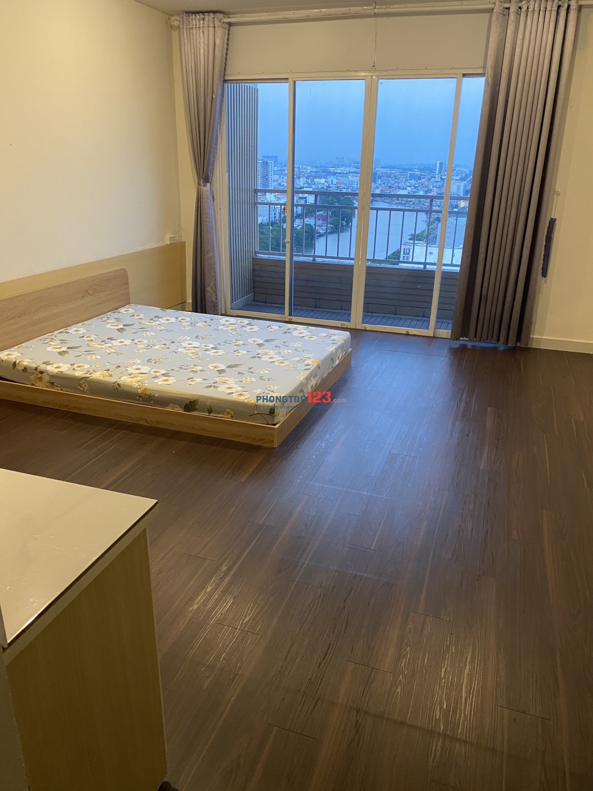 Phòng cho thuê trong căn hộ Tầng 20 QCGL Q7