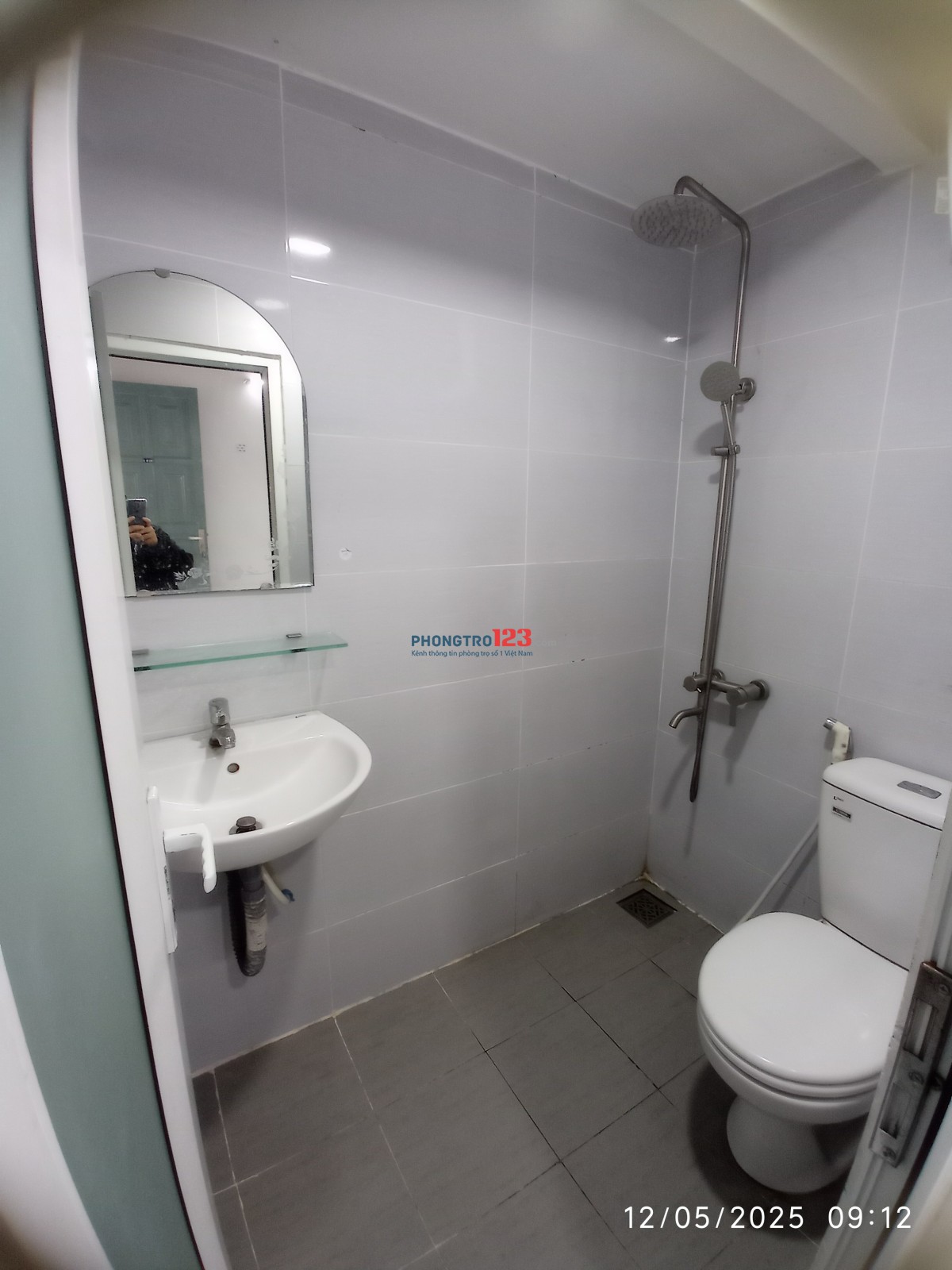 Cho thuê phòng có Gác Cửa sổ, diện tích 28m2 Bếp - Tự do - Thủ Đức