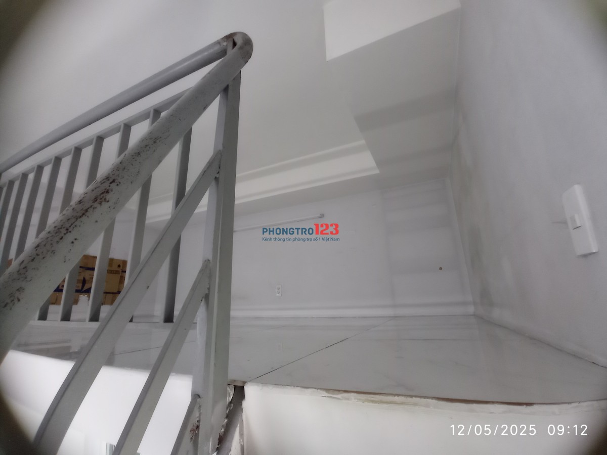 Phòng Cửa sổ - Duplex (gác) 28m2 Bếp - Thủ Đức - Tự do
