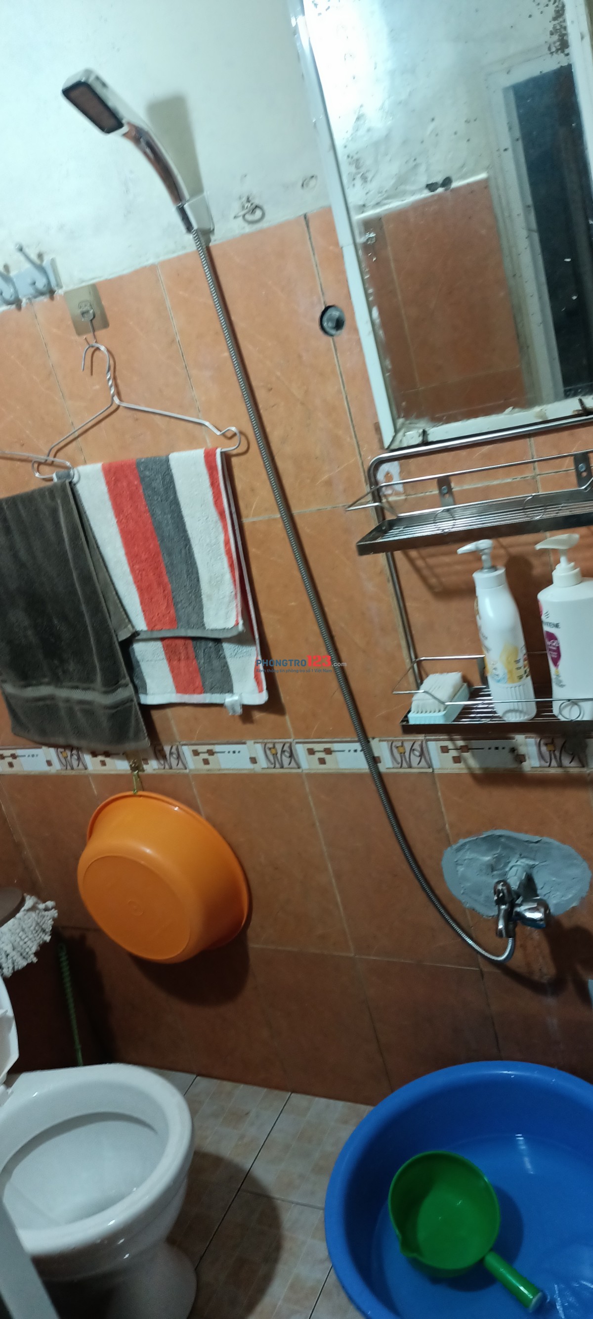 Mặt bằng phòng trọ là mặt chợ buổi sáng Lê Văn Thọ để kinh doanh và làm các dịch vụ.