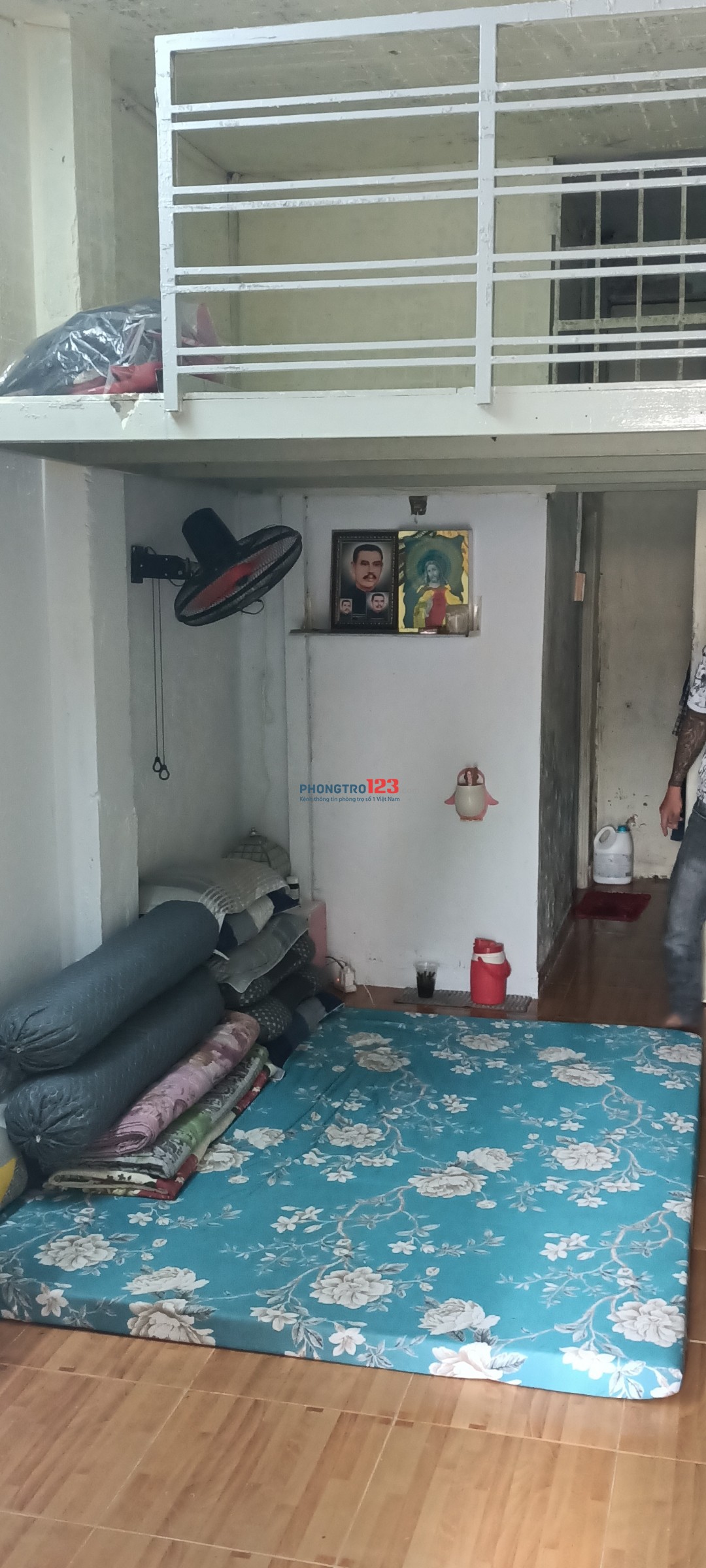 Mặt bằng phòng trọ là mặt chợ buổi sáng Lê Văn Thọ để kinh doanh và làm các dịch vụ.