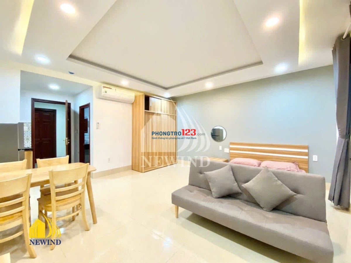 PHÒNG BAN CÔNG CẠNH ĐH RMIT, LOTTE MART - FULL NỘI THẤT TRỐNG SẴN