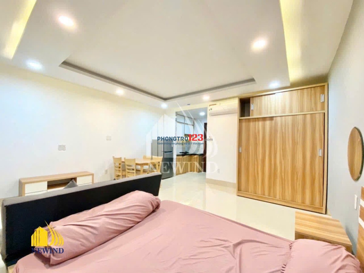 PHÒNG BAN CÔNG CẠNH ĐH RMIT, LOTTE MART - FULL NỘI THẤT TRỐNG SẴN