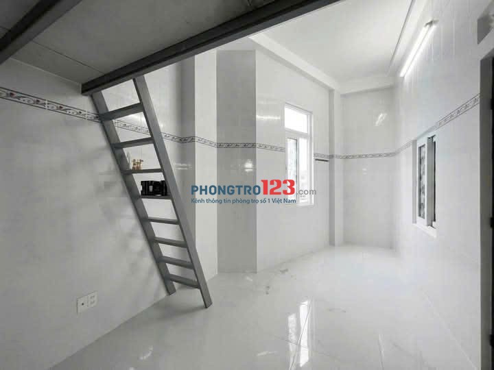 Phòng trọ có Gác ngay Tân Sơn Nhì, Tân Phú - ở được 4 -5 người