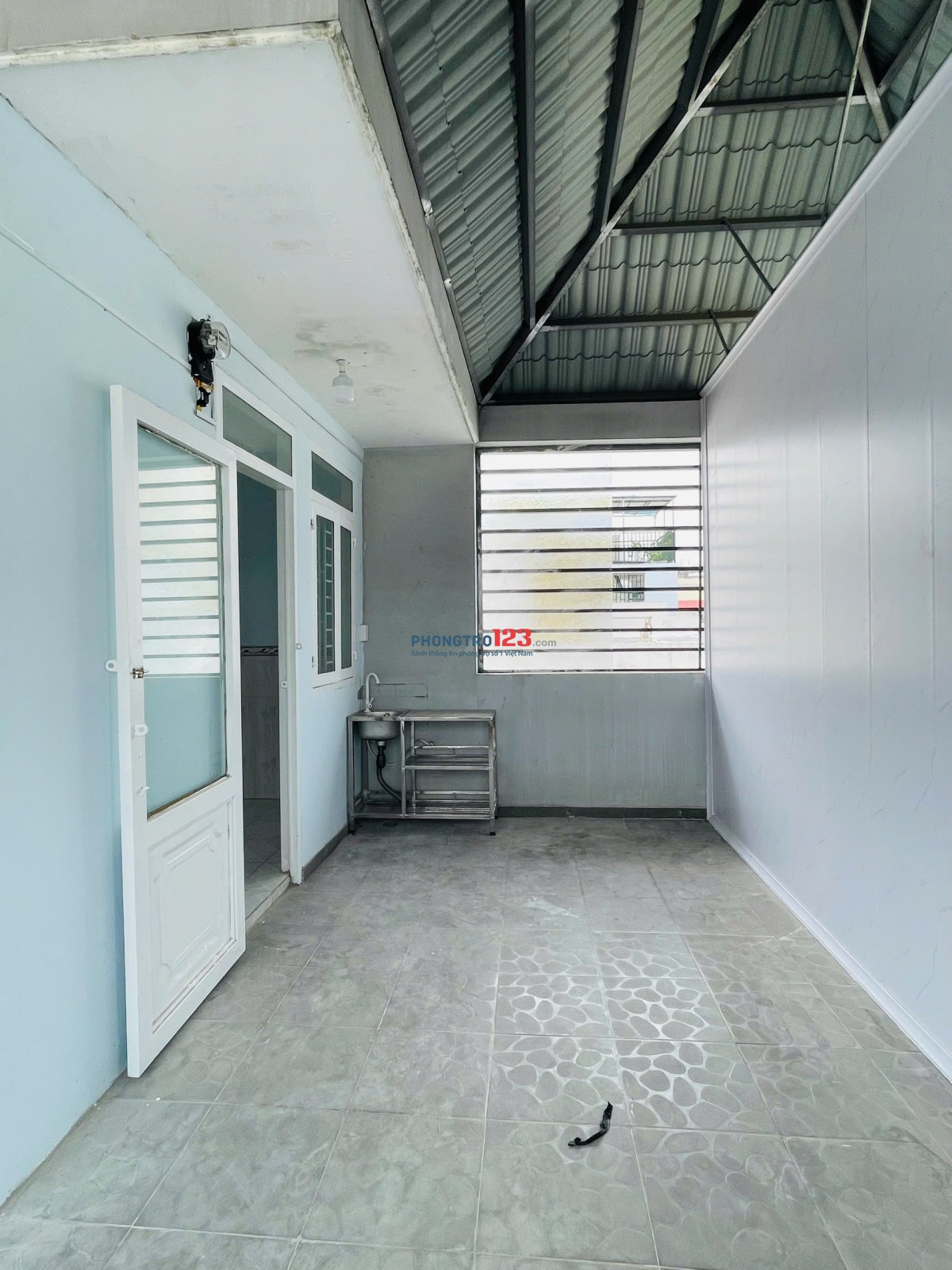 PHÒNG TRỌ SỬ DỤNG NGUYÊN LẦU RỘNG TỚI 25M2 GIÁ CHỈ 3TR NGAY CHỢ KHUÔNG VIỆT