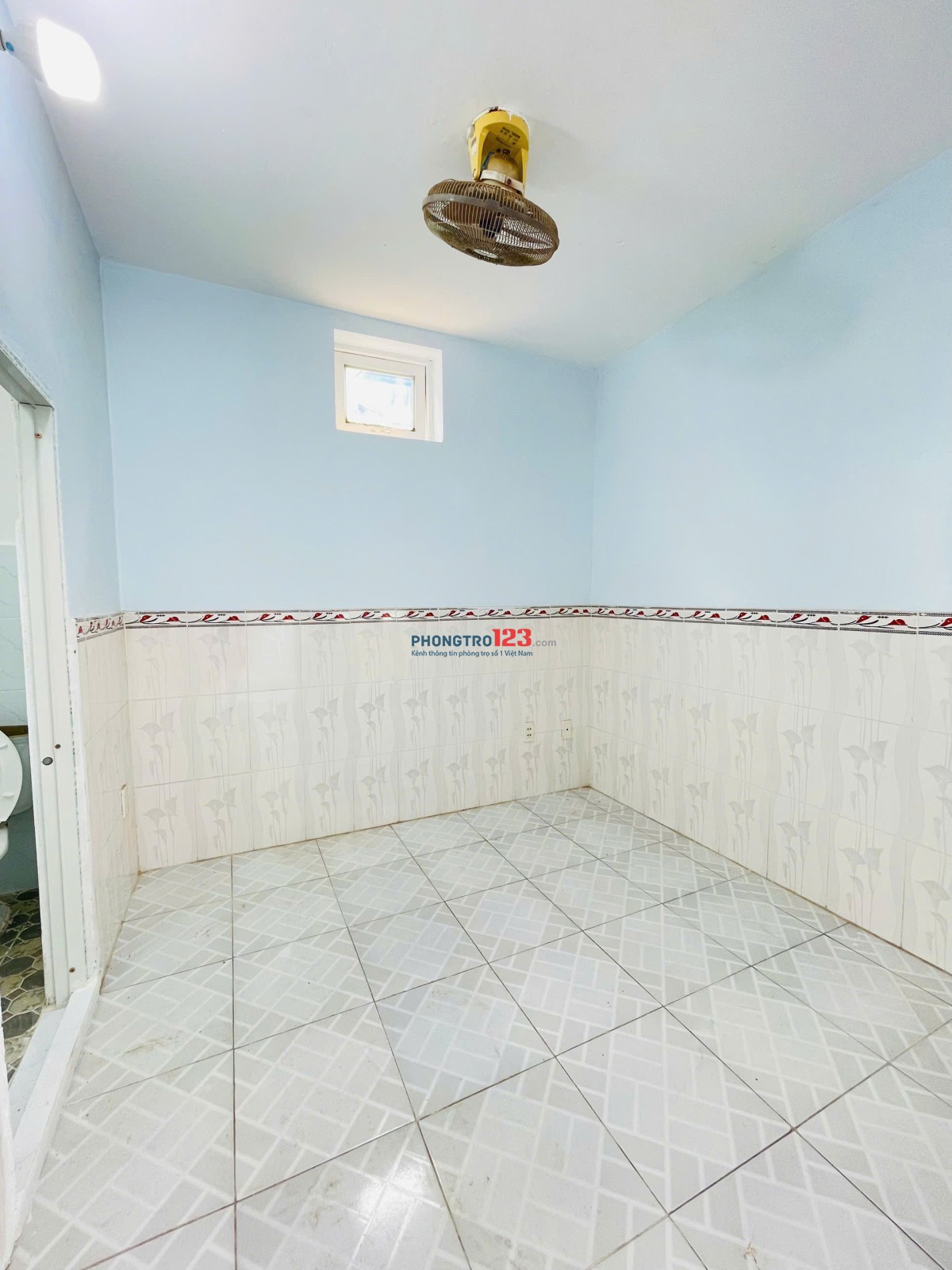 PHÒNG TRỌ SỬ DỤNG NGUYÊN LẦU RỘNG TỚI 25M2 GIÁ CHỈ 3TR NGAY CHỢ KHUÔNG VIỆT