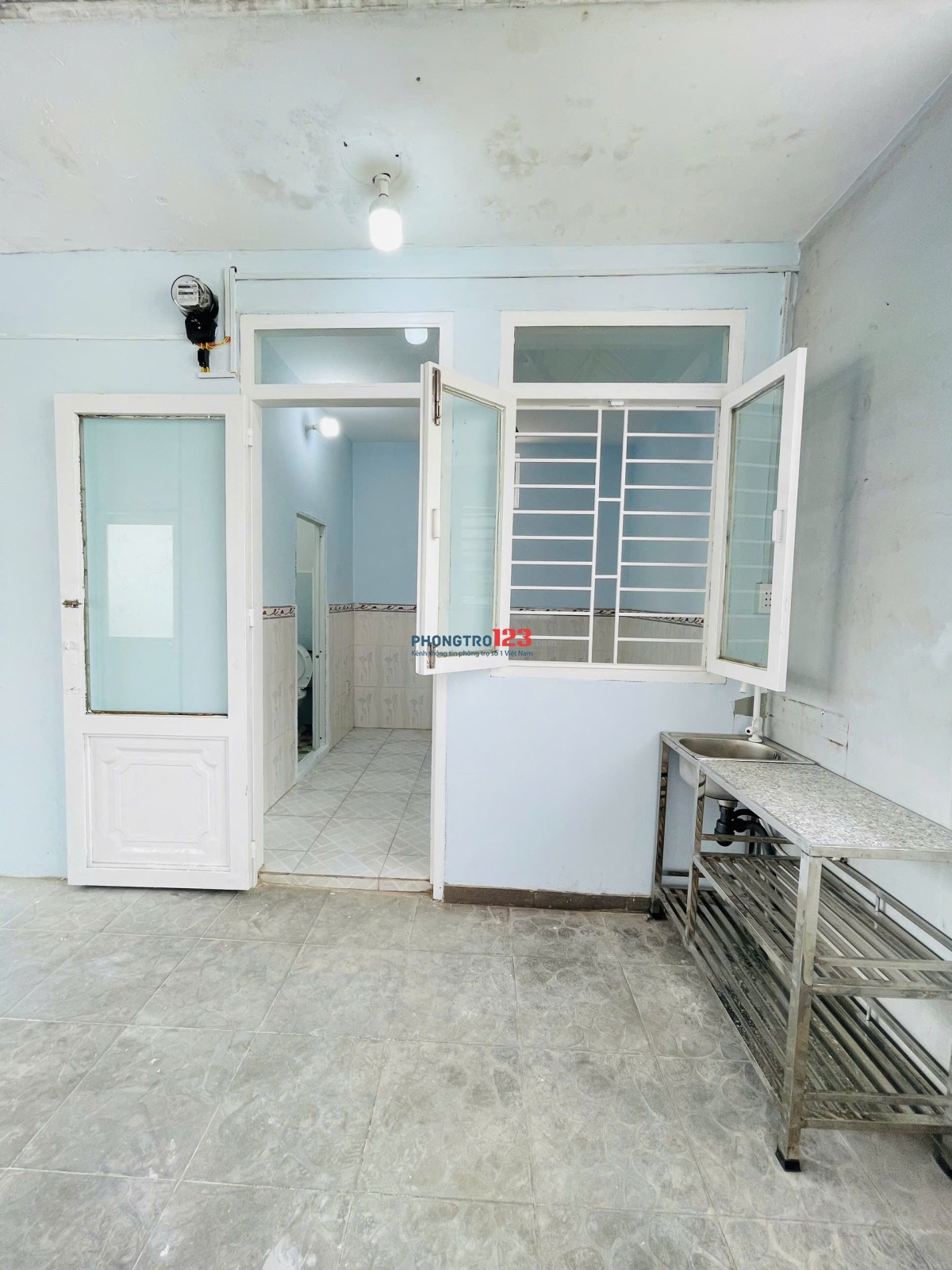 PHÒNG TRỌ SỬ DỤNG NGUYÊN LẦU RỘNG TỚI 25M2 GIÁ CHỈ 3TR NGAY CHỢ KHUÔNG VIỆT