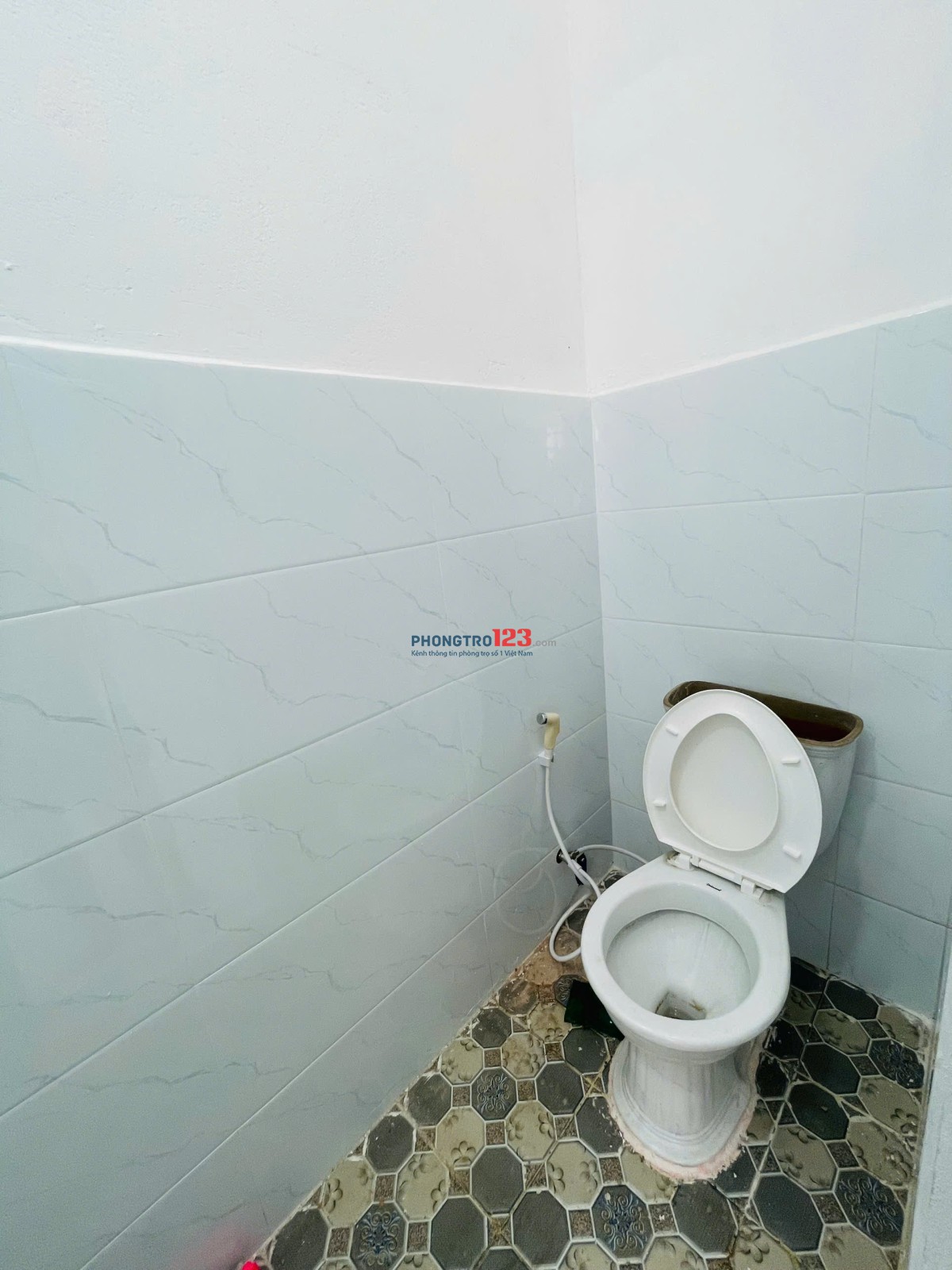 PHÒNG TRỌ SỬ DỤNG NGUYÊN LẦU RỘNG TỚI 25M2 GIÁ CHỈ 3TR NGAY CHỢ KHUÔNG VIỆT