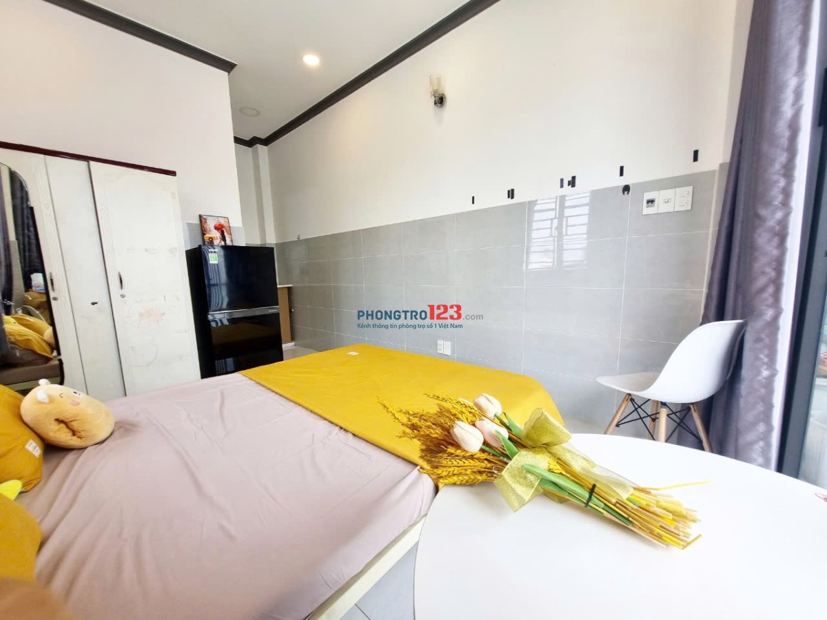 Phòng Trọ 25m² Full Nội Thất Có Ban Công Ngay Nguyễn Gia Trí, Bình Thạnh - Gần Hutech, GTVT, FTU