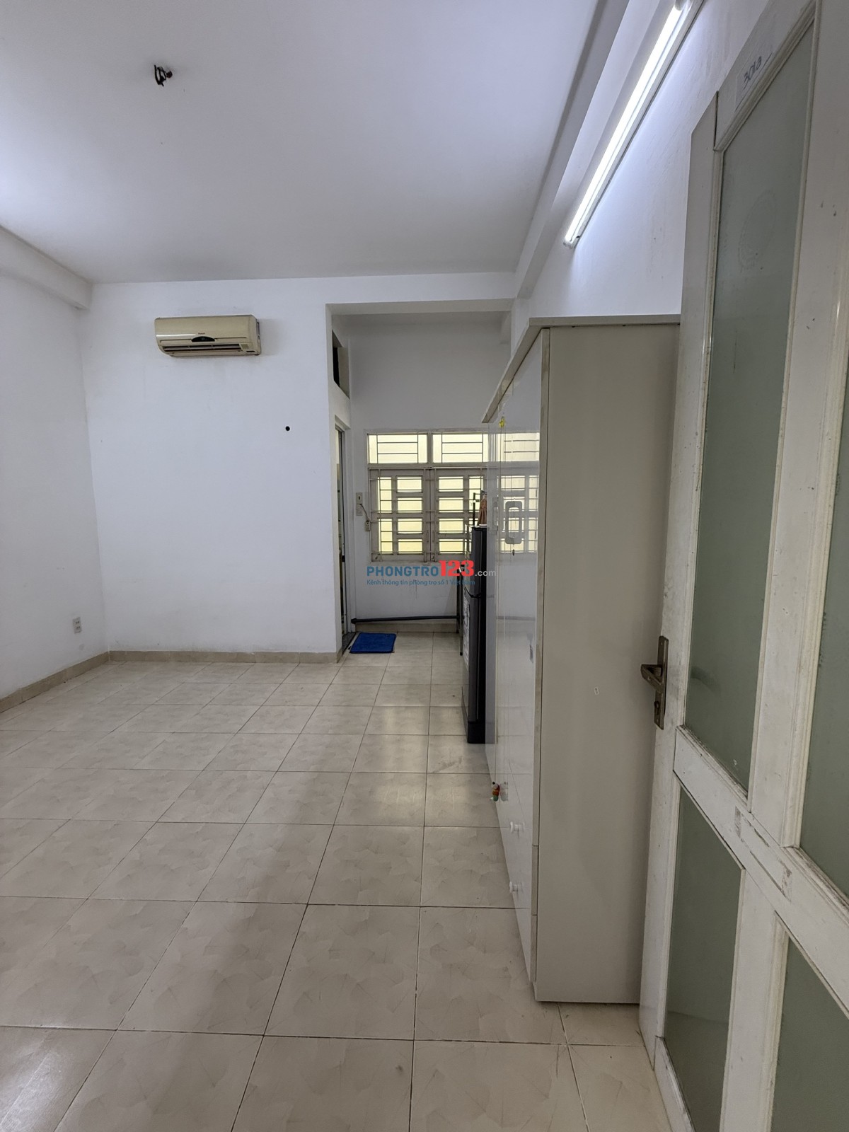 Phòng 25m2, cuối Thạch Lam dọn vào ở ngay