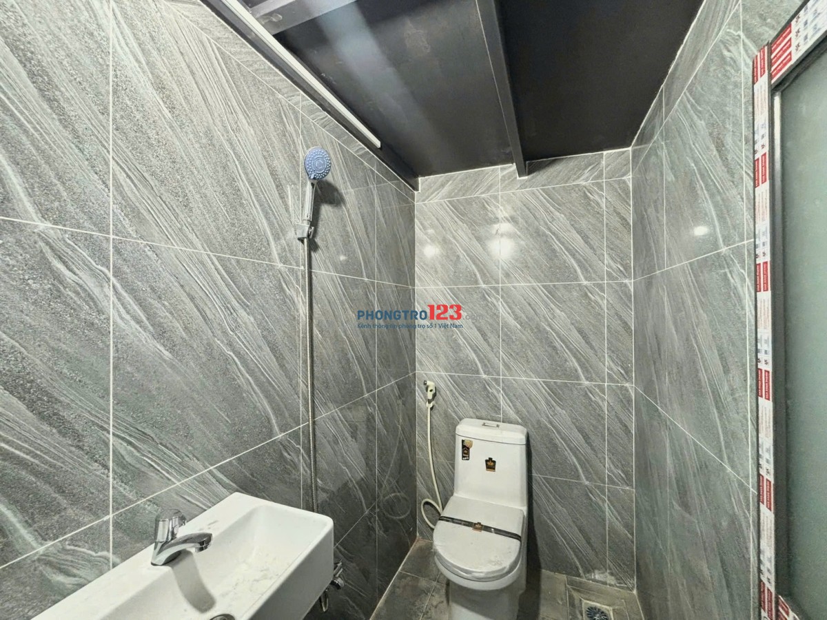 NGAY NGUYỄN ĐÔN TIẾT - DUPLEX - Ở ĐƯỢC 3 - 4 BẠN - GIỜ GIẤC TỰ DO